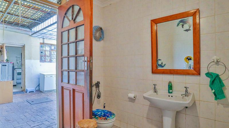 4 Bedroom Property for Sale in Sea Point Western Cape